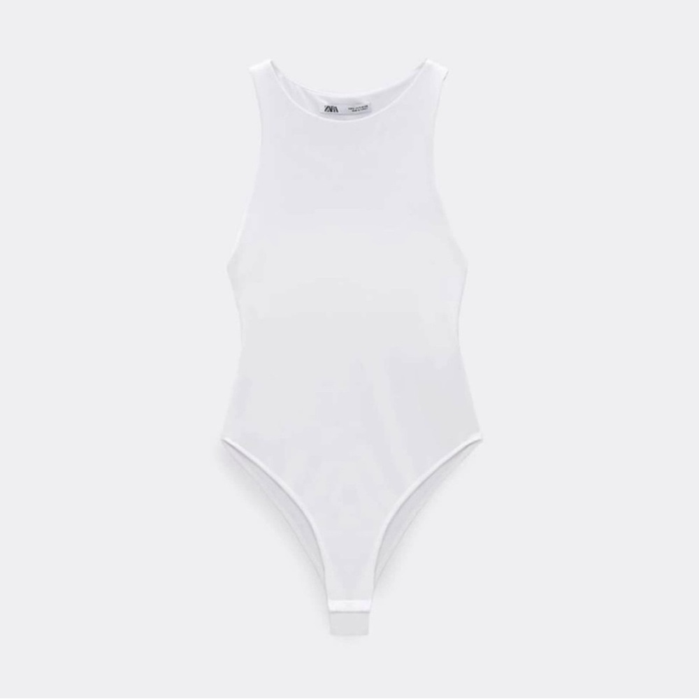 Zara Médium White High Bodysuit. Great condition.
